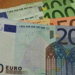 Geld-Euro-Scheine-Geldscheine